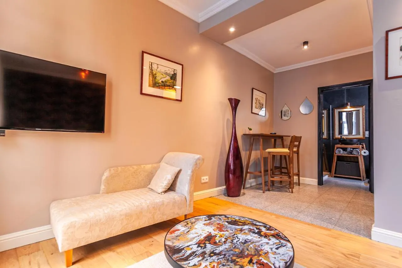 דירה אנטוורפן Luxury Suites Boutique By Rikas Hotels